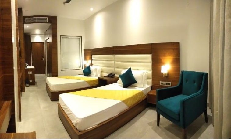 Hotel Highway Inn Deluxe Room 3