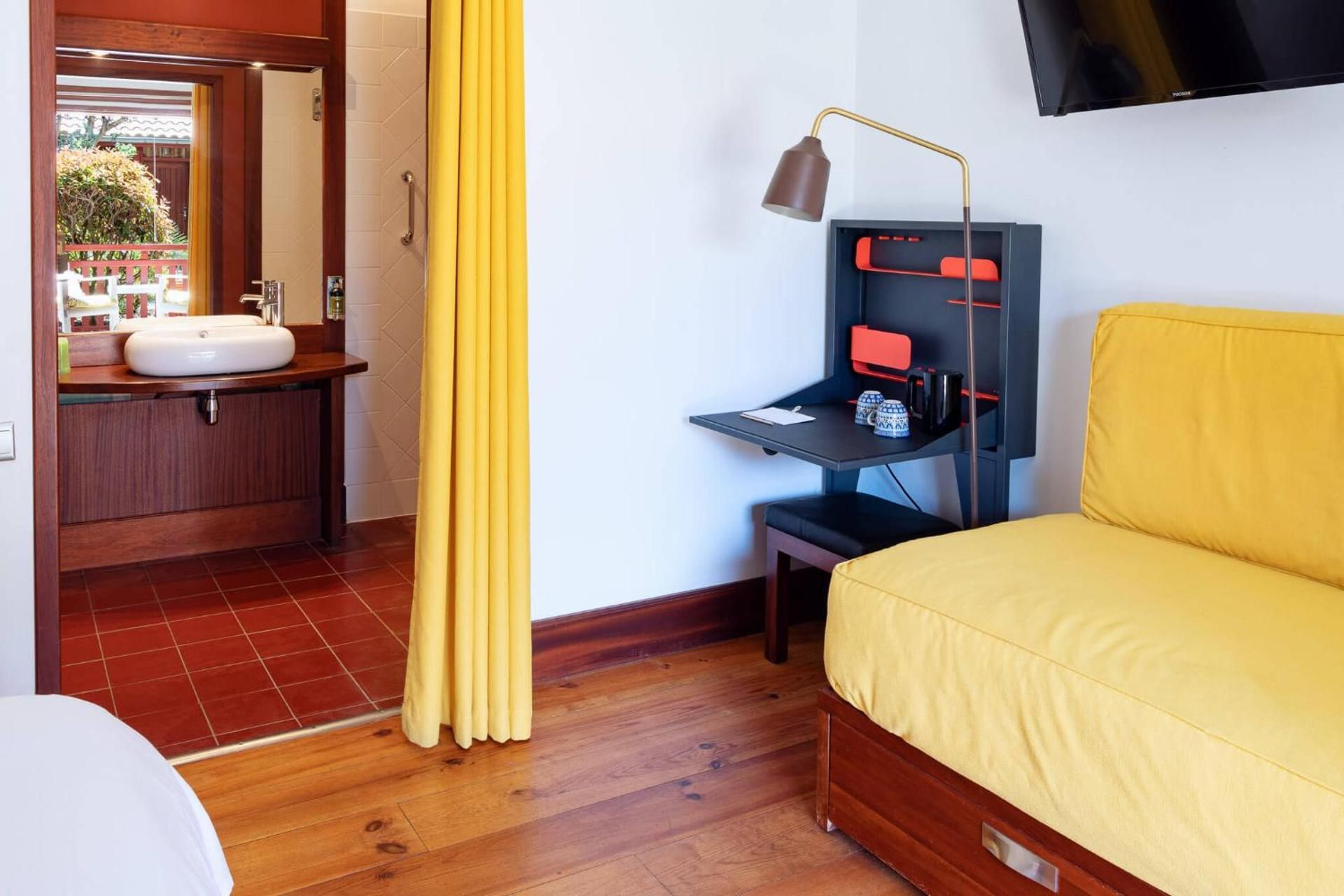 Disability Access Room with Terrace and Garden View - Dog Friendly