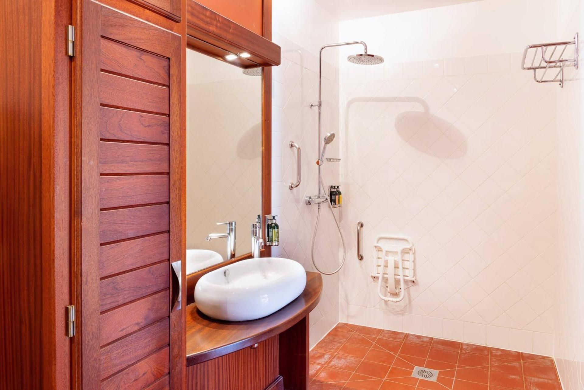 Disability Access Room with Terrace and Garden View - Dog Friendly
