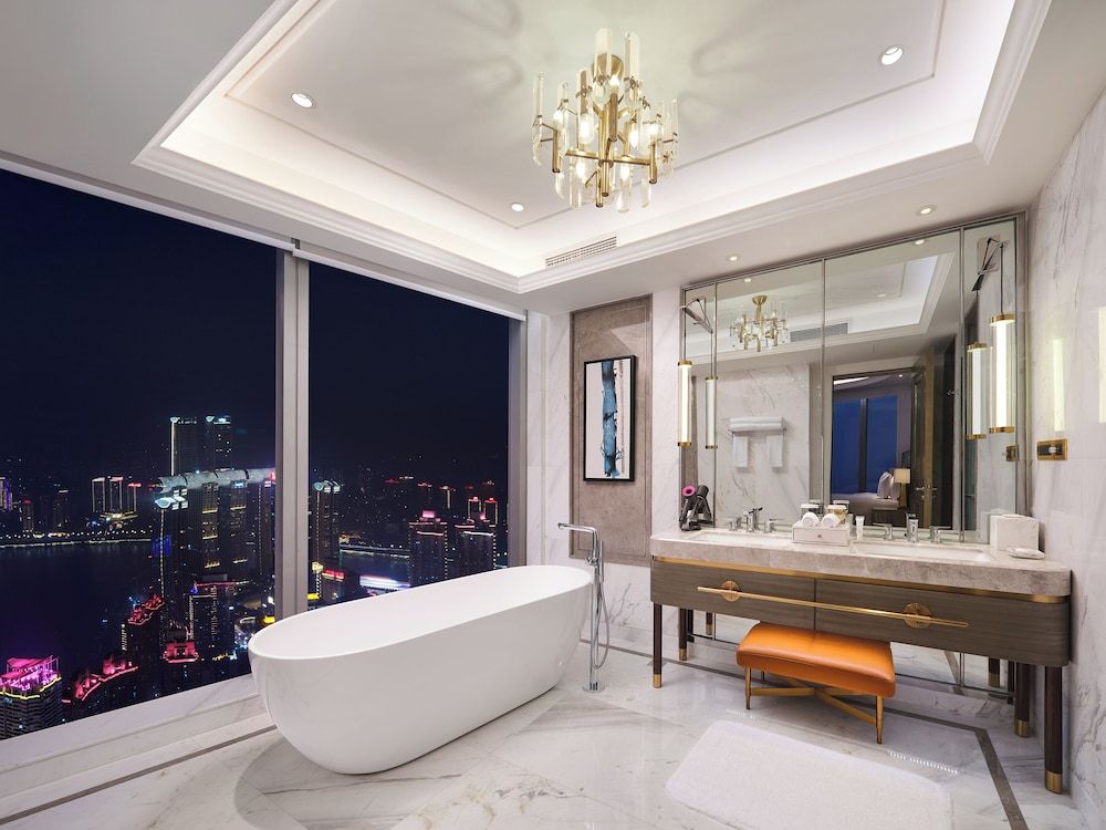 Executive Suite, 1 King Bed, River View