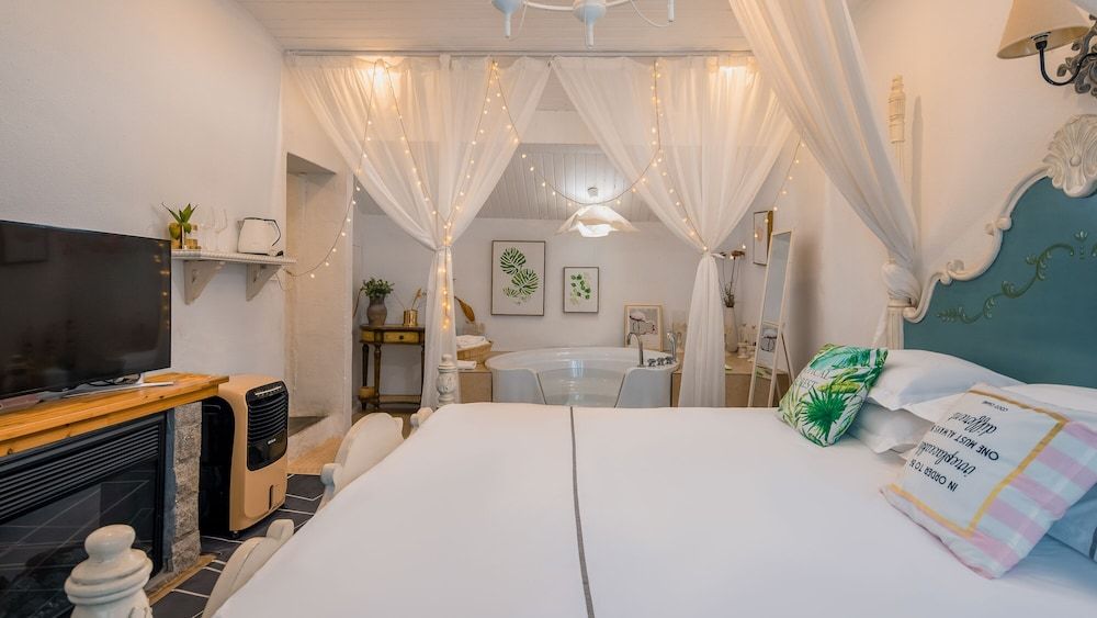 City Double Room(Mainland-Chinese Citizen Only)