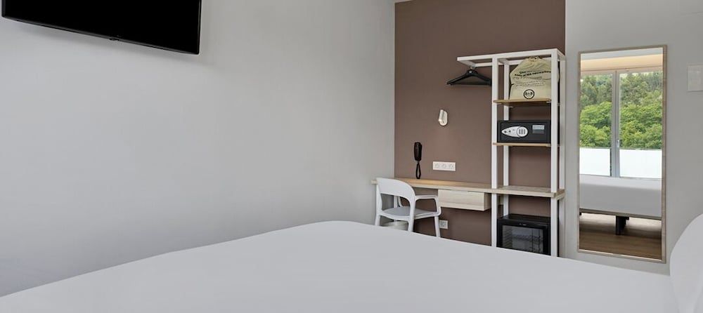 B&B Hotel Castro Urdiales Family Room 3