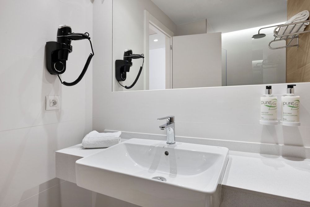 B&B Hotel Castro Urdiales Superior Double Room 3