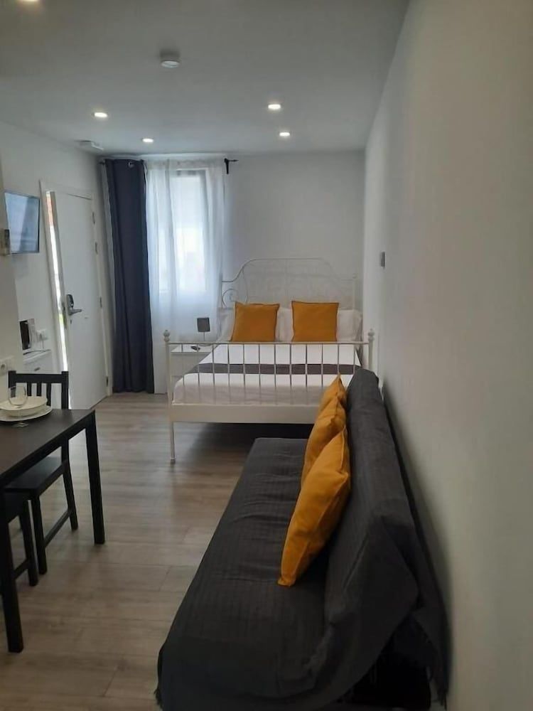 APARTAMENTOS APARTACO Basic Apartment, City View 2