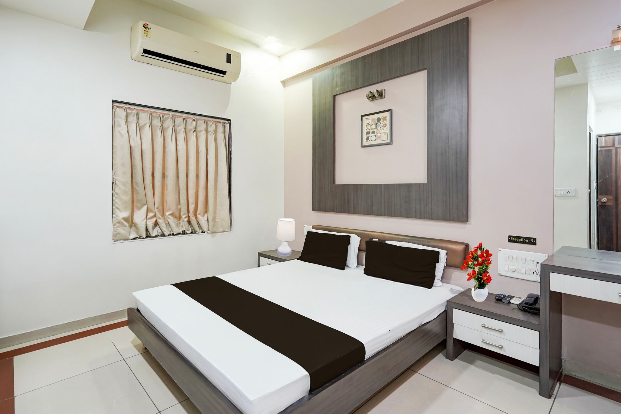 Collection O Sachivalaya Metro Station Gandhinagar Formerly Hotel Ghunghat Inn CLASSIC 7