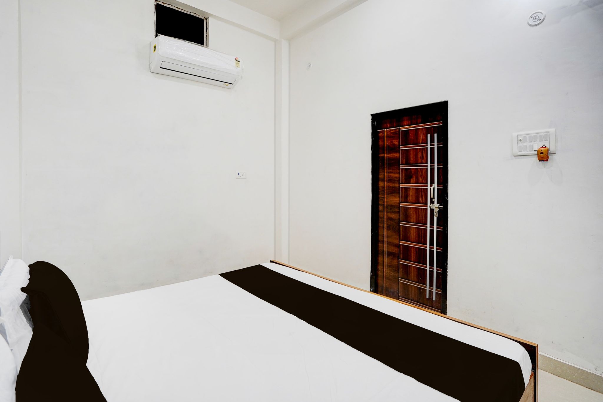 Super Hotel O Prayagraj Sangam Railway Junction Formerly Veni Madhv Inn CLASSIC 12