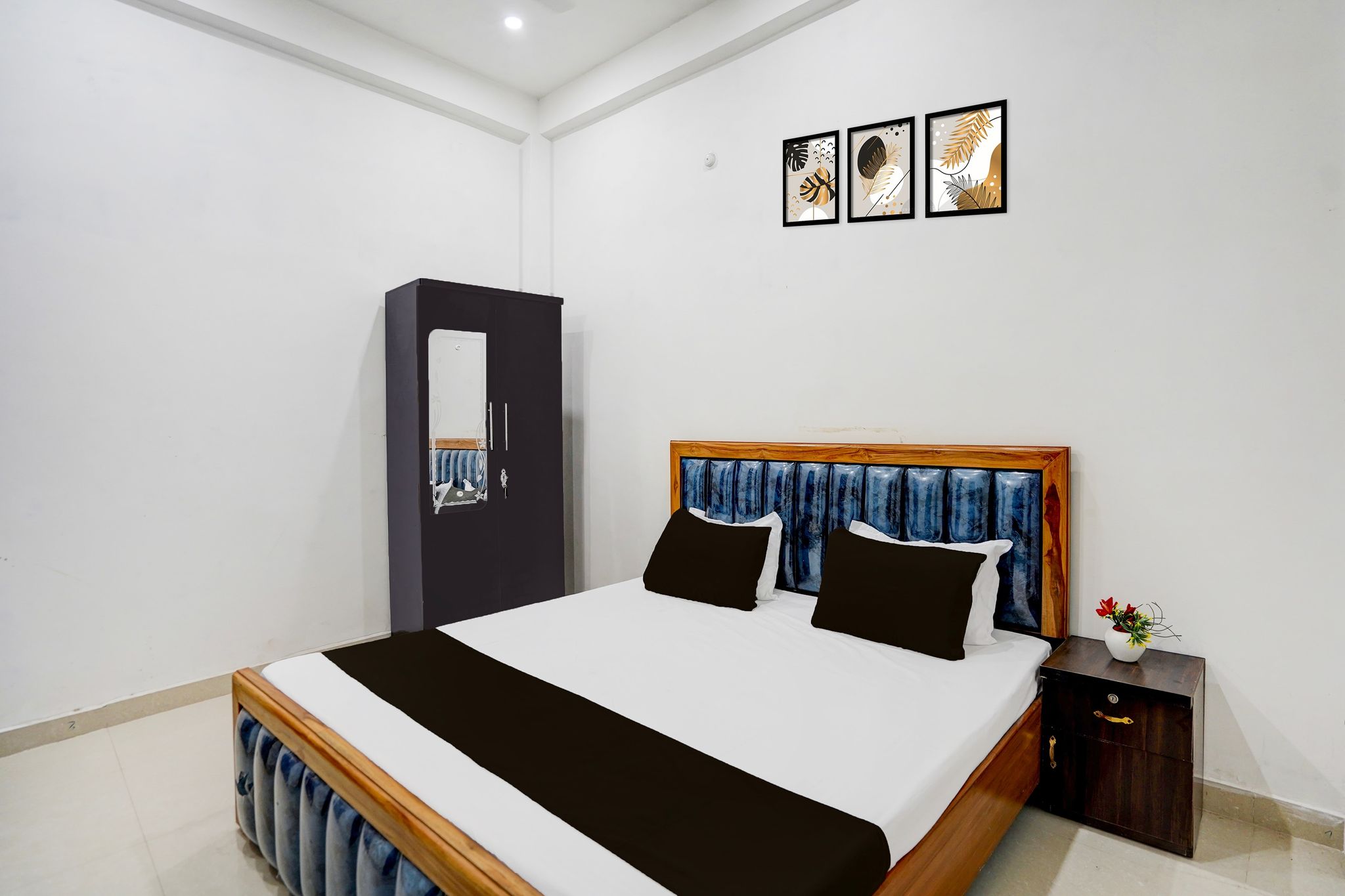 Super Hotel O Prayagraj Sangam Railway Junction Formerly Veni Madhv Inn CLASSIC 5