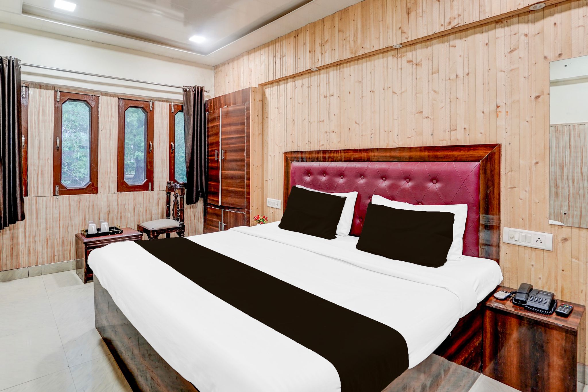 Collection O Tajganj West Gate Formerly Hotel Host CLASSIC 6