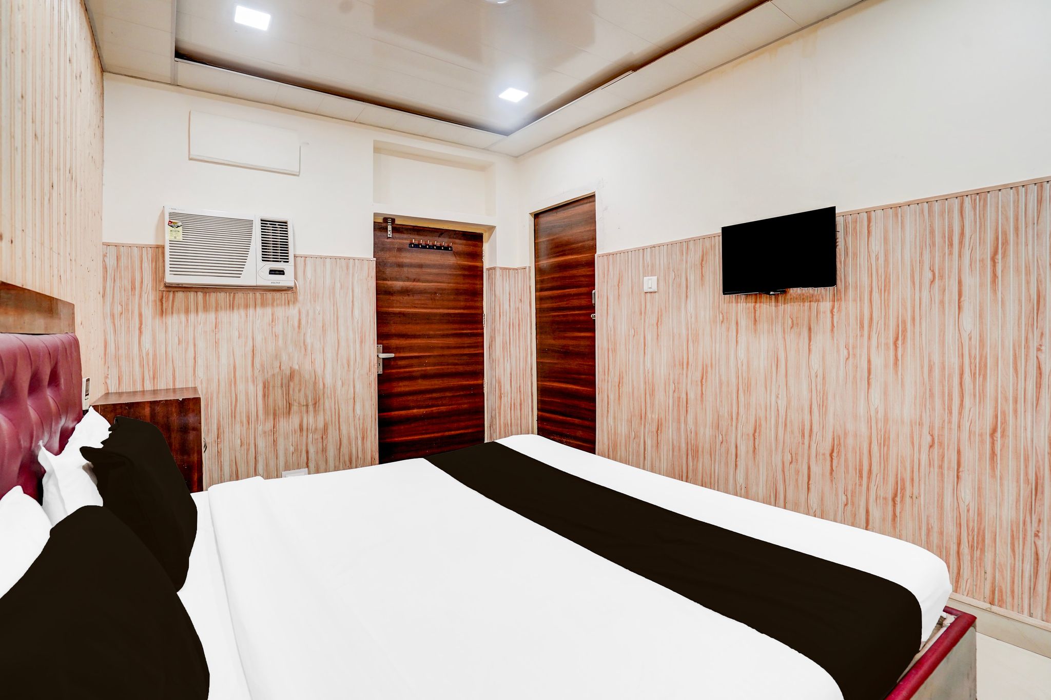 Collection O Tajganj West Gate Formerly Hotel Host CLASSIC 10