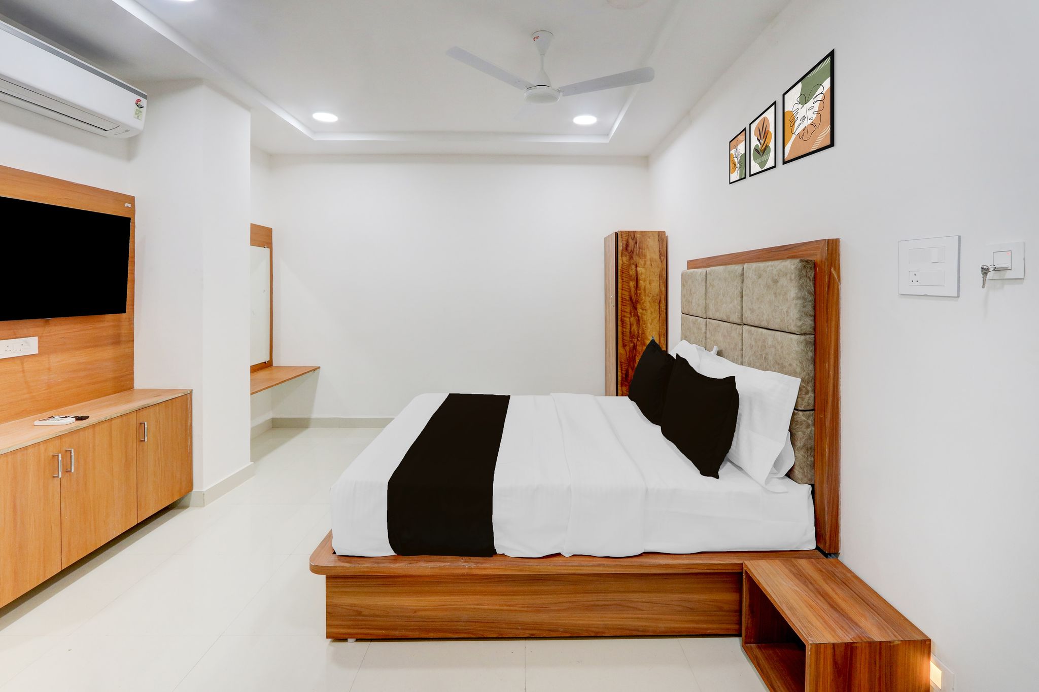 Super Townhouse Oak Public Garden Hanamkonda Formerly Vishnu Grand CLASSIC 4