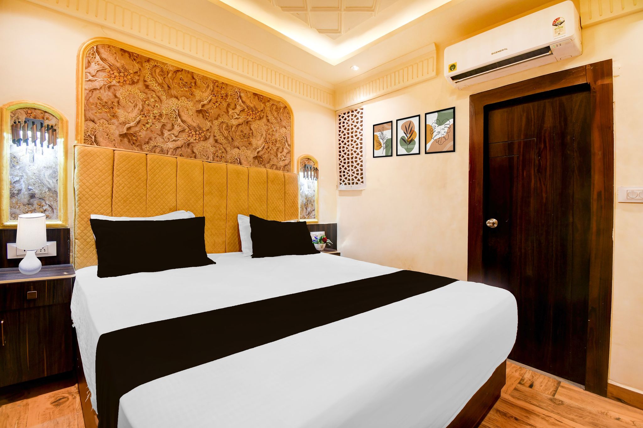 Super Townhouse Varanasi Railway Junction CLASSIC 13