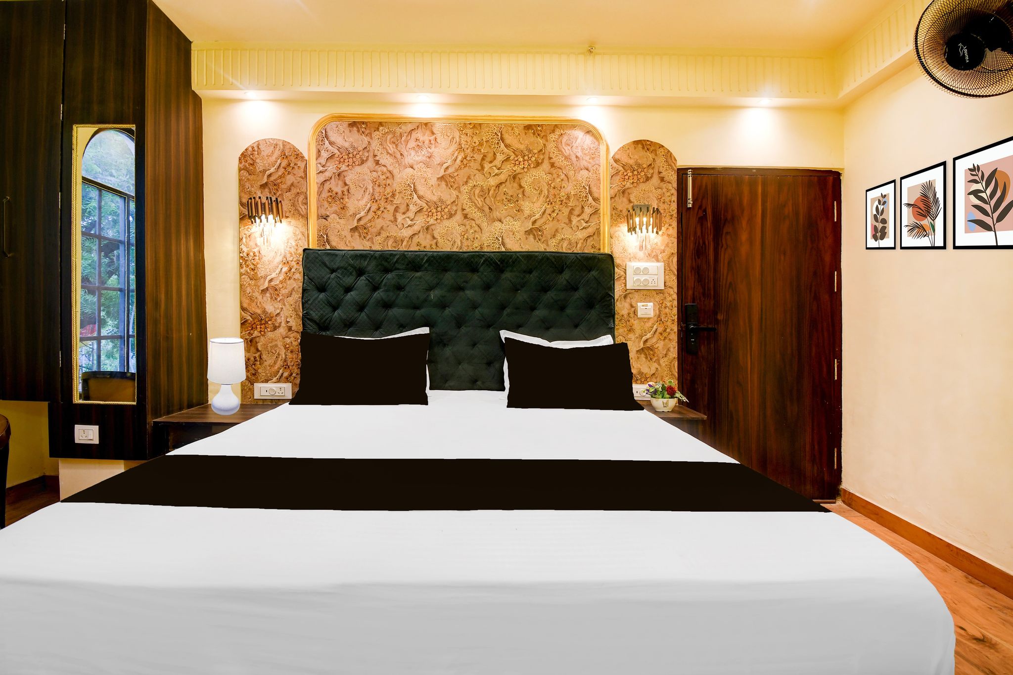 Super Townhouse Varanasi Railway Junction CLASSIC 3