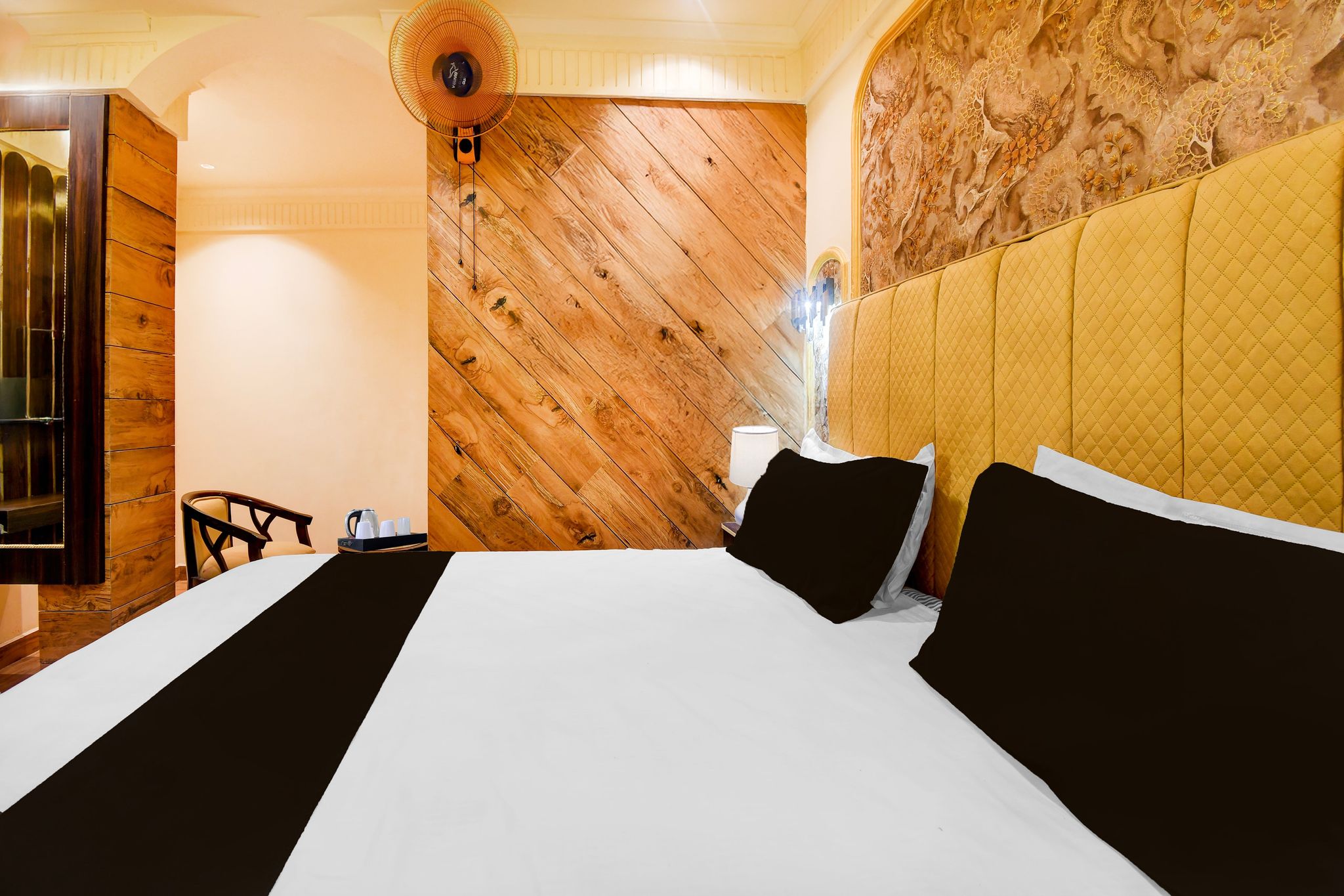 Super Townhouse Varanasi Railway Junction CLASSIC 7