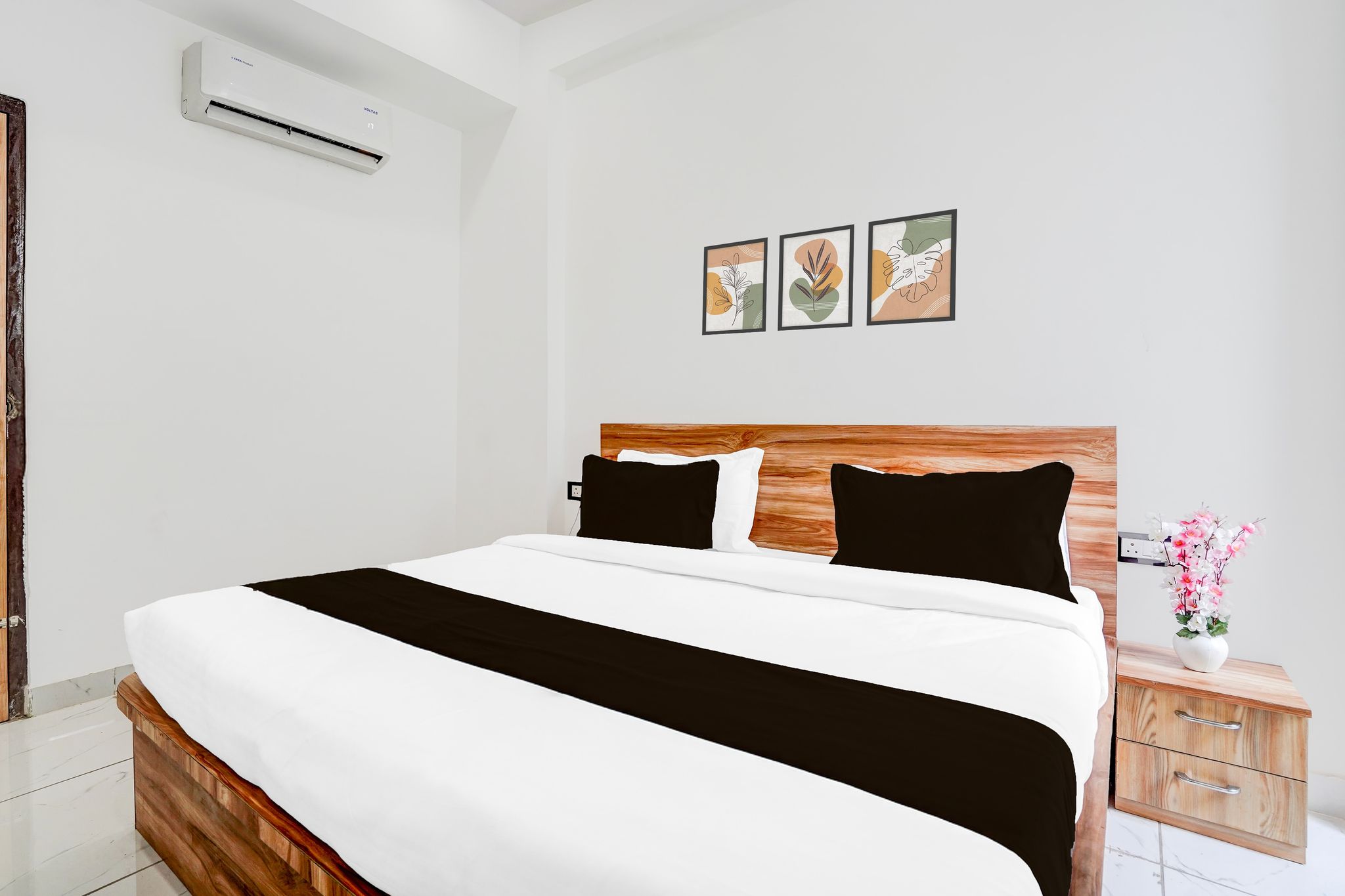 Super Collection O Iskcon Temple Mansarovar Formerly Chinar Inn CLASSIC 8