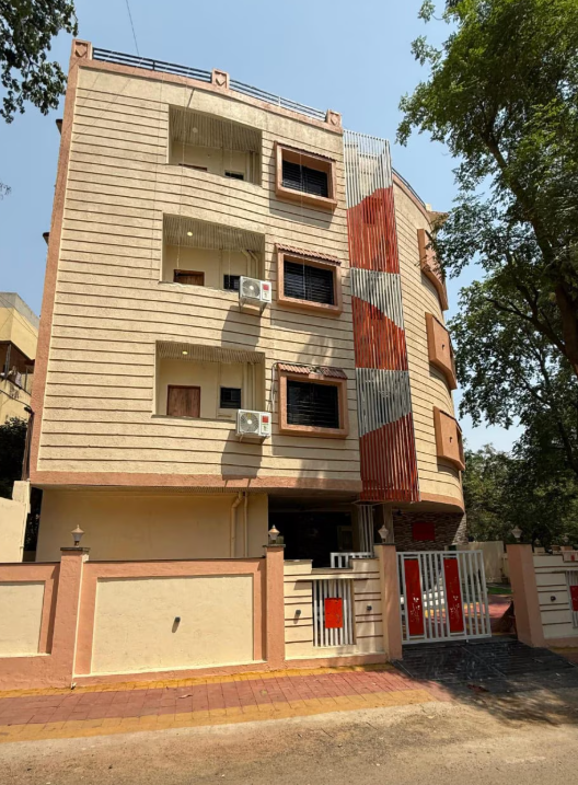 Hotel the Hood, Nagpur