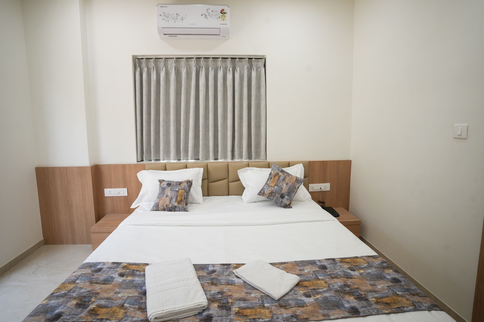 MARUTI GRAND HOTEL Comfort Room 3