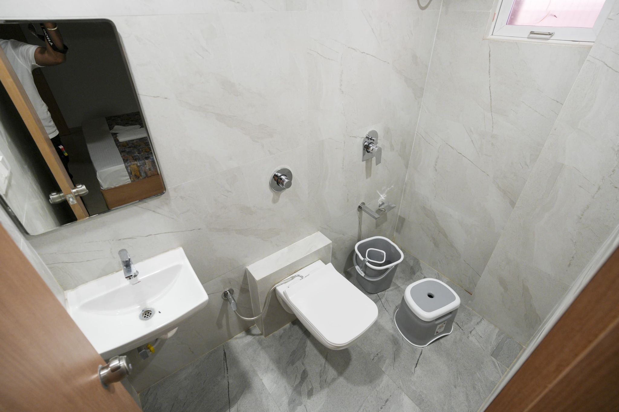 MARUTI GRAND HOTEL Comfort Room 5