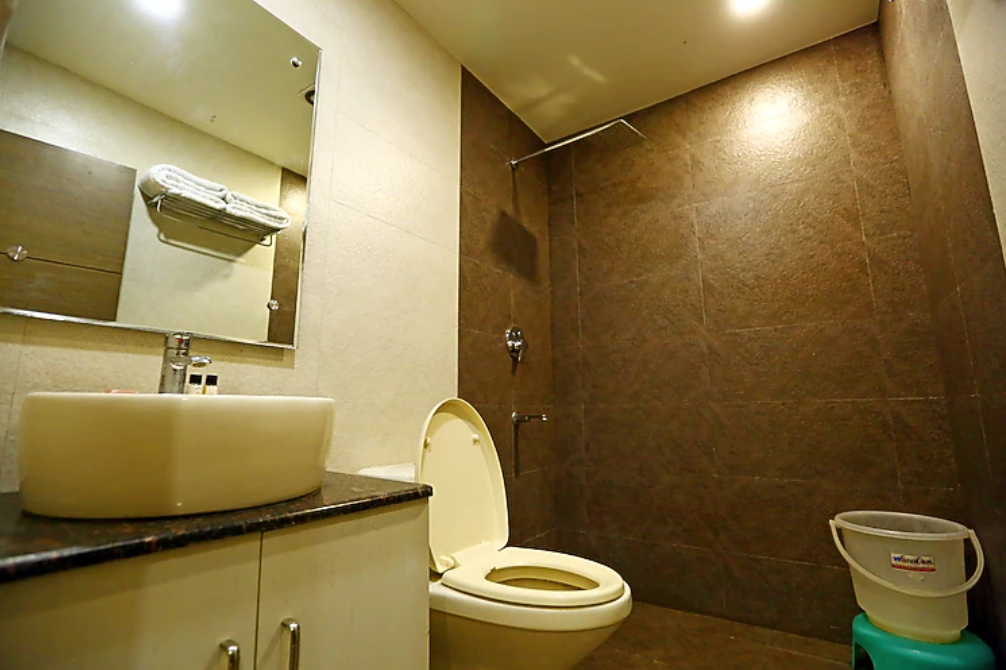 Swiss Hotel SUPERIOR (NON AC) ROOM 3