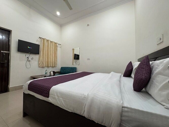 Deluxe King Bed Room