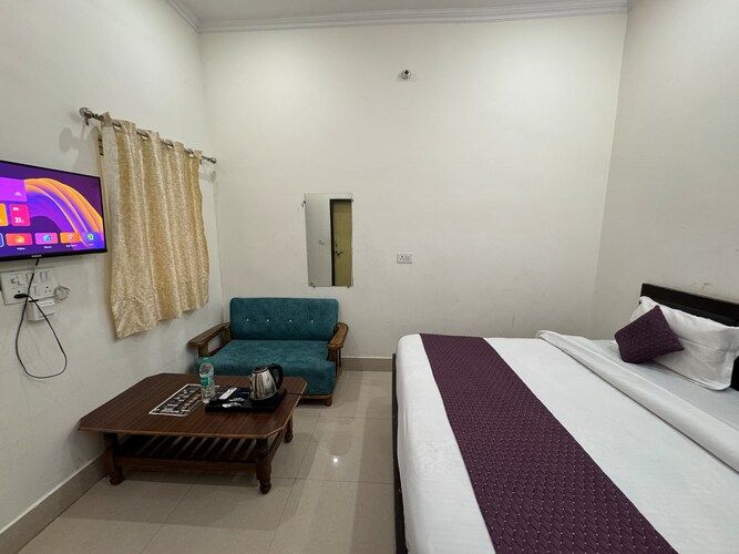 Deluxe King Bed Room