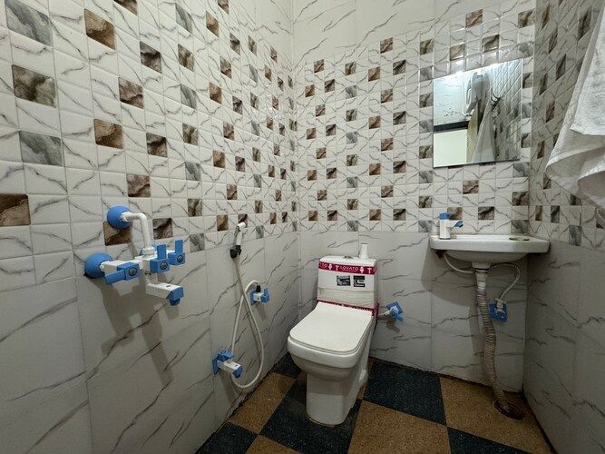 Murli Manohar Palace Deluxe King Bed Room 11