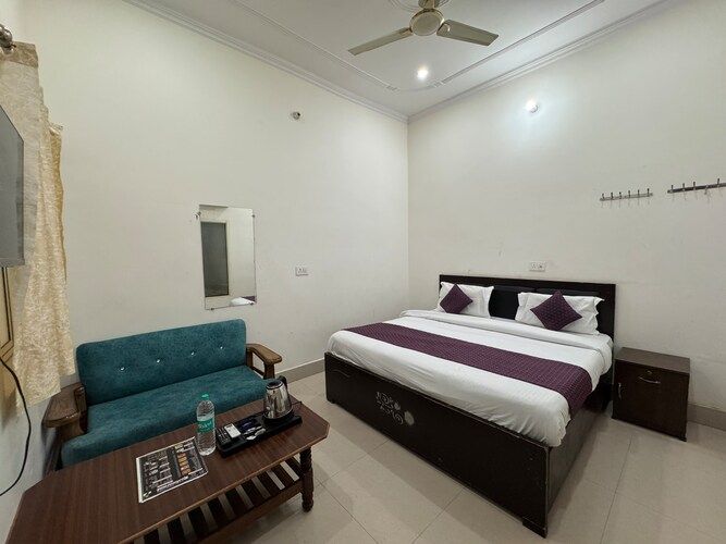 Deluxe King Bed Room