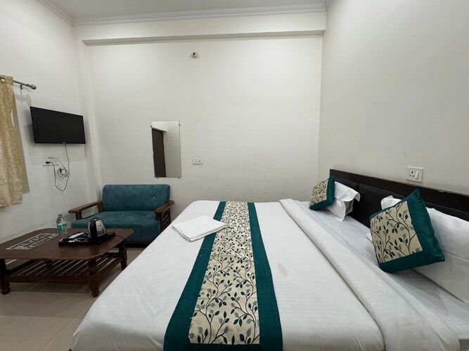 Deluxe King Bed Room