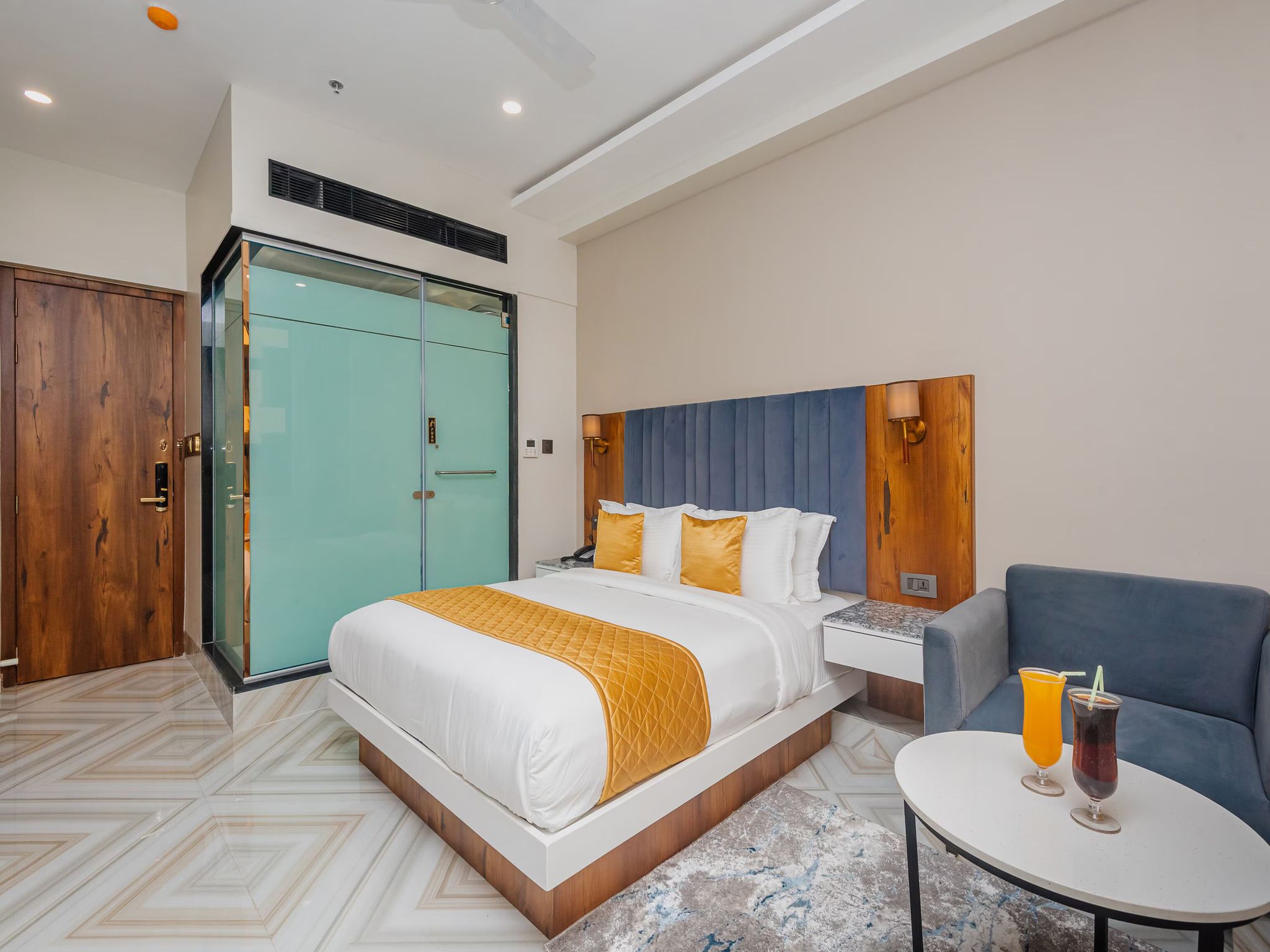 Breeze Bay Executive Luxury Oasis Room 2