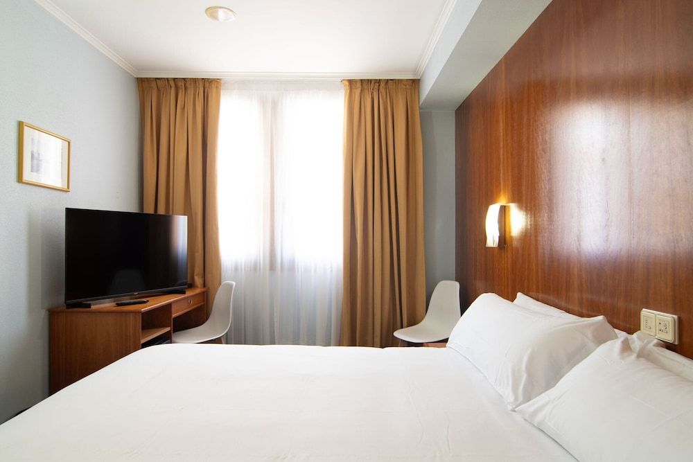 Hotel Beratxa Standard Double or Twin Room, City View 2