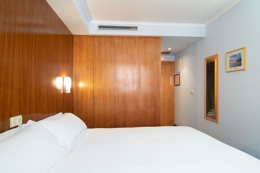 Hotel Beratxa Standard Double or Twin Room, City View 5