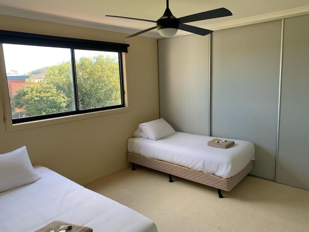 Superior Penthouse, 3 Bedrooms, Non Smoking, Lake View