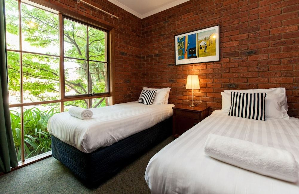 Armour Motor Inn Standard Room, Non Smoking, Balcony (TWIN ROOM) 2