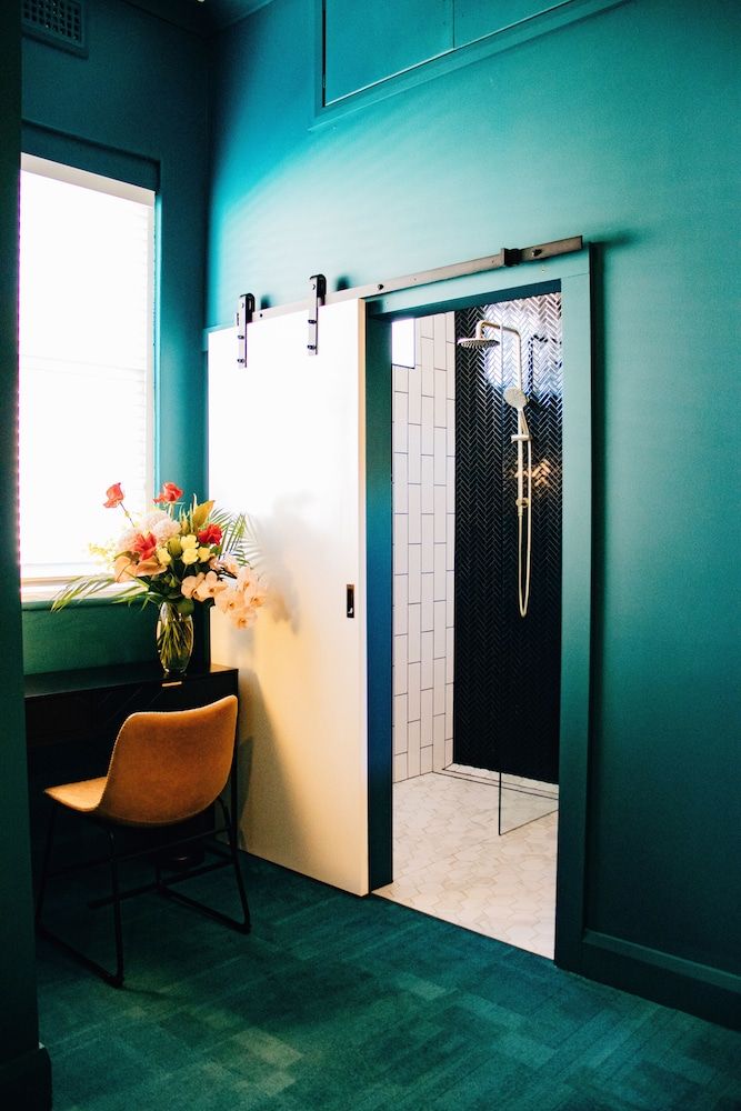 Rooms of Renown Executive Apartment