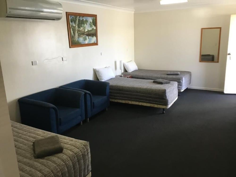 Charleville Waltzing Matilda Motor Inn Family Room, Non Smoking