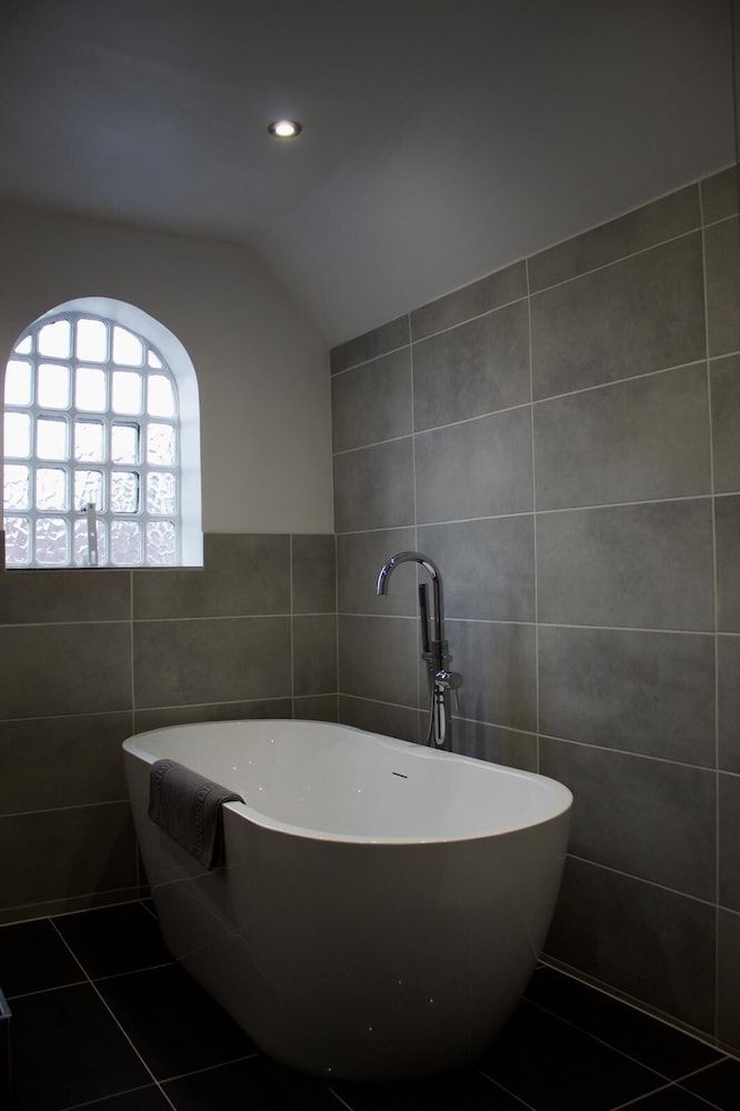 The Stag Deluxe Quadruple Room 9