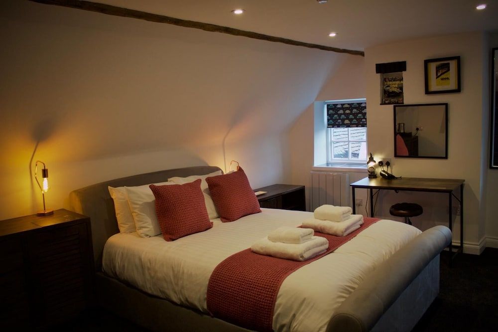 The Stag Deluxe Quadruple Room 5