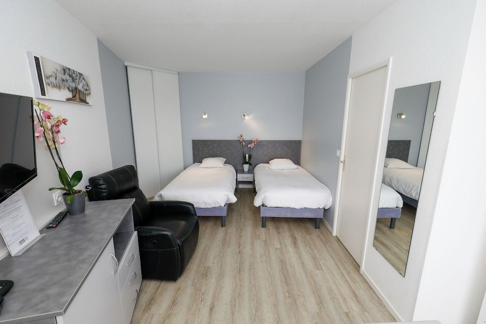 Classic Studio Suite, Balcony, Garden View