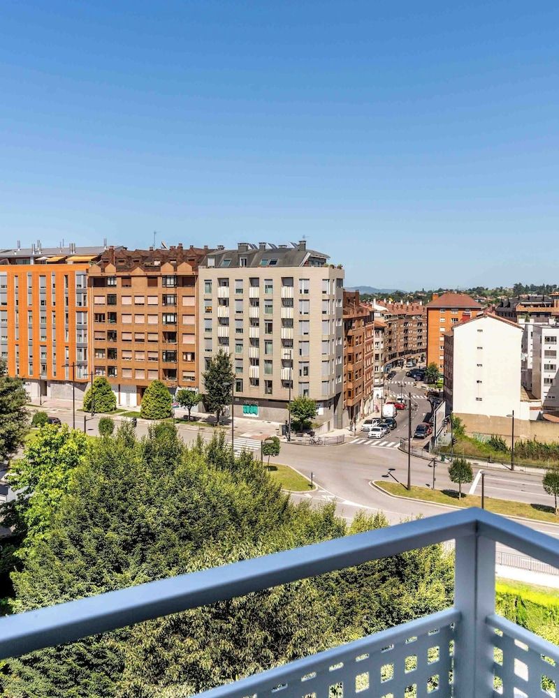 One-Bedroom Apartment with Balcony