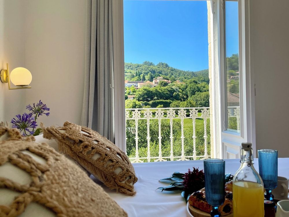 Deluxe Double Room, 1 Queen Bed, Balcony, Garden View