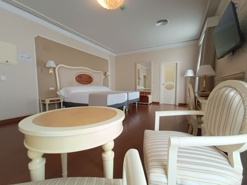 Hotel Bossh Alicia Standard Double Room, 1 Double Bed 3