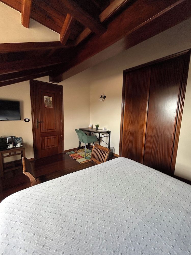 CASA DE COSTOIA Deluxe Room, Mountain View 4