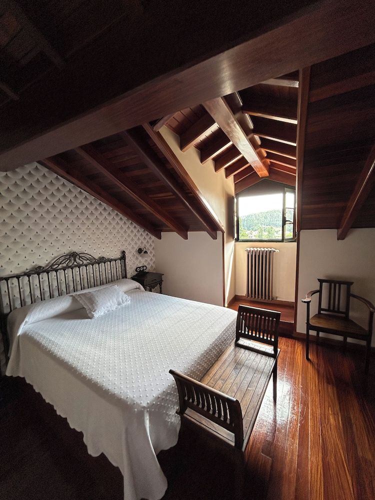CASA DE COSTOIA Deluxe Room, Mountain View 6
