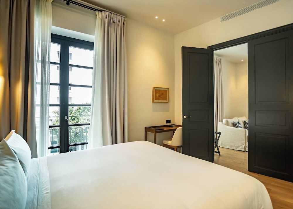 Hotel Boutique Sidonia Deluxe Suite, 2 Bedrooms, City View 4