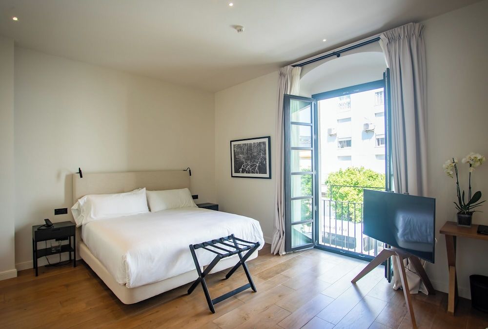 Hotel Boutique Sidonia Junior Double Room, 1 King Bed, City View 2