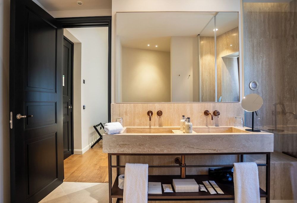 Hotel Boutique Sidonia Premium Double Room, 1 King Bed, City View 3