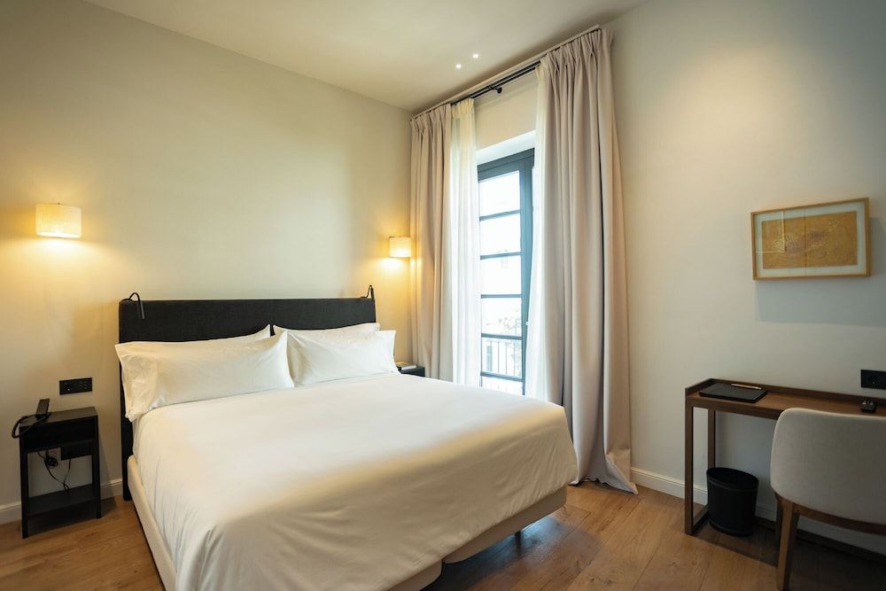 Hotel Boutique Sidonia Deluxe Suite, 2 Bedrooms, City View 3
