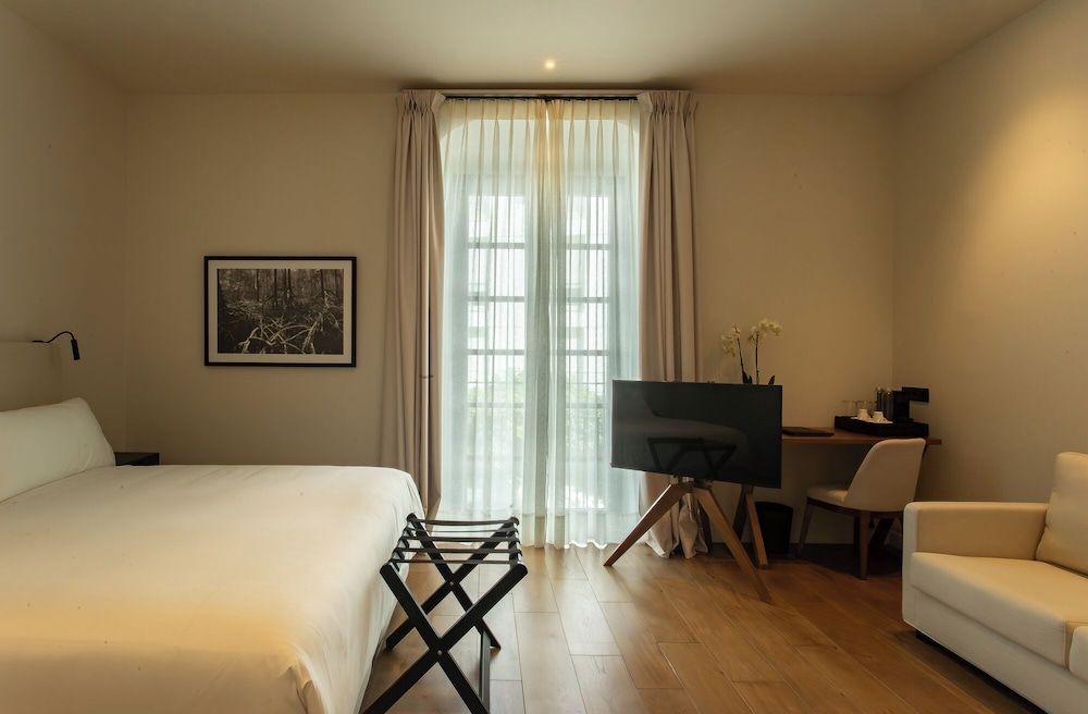 Hotel Boutique Sidonia Junior Double Room, 1 King Bed, City View