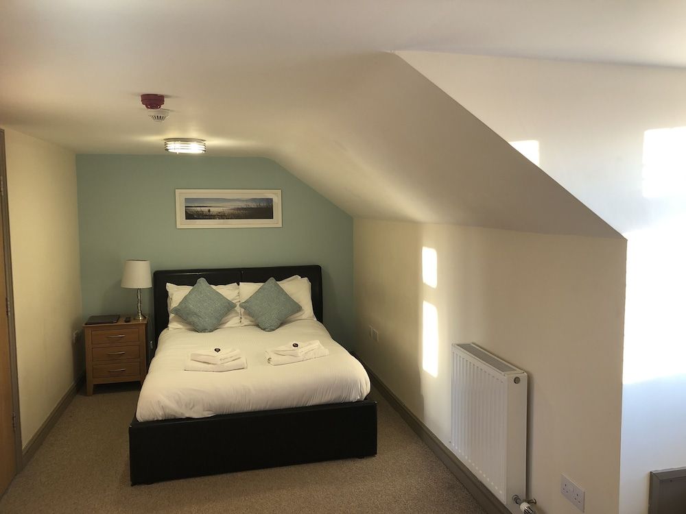 The Elm Tree Inn Classic Double Room 2