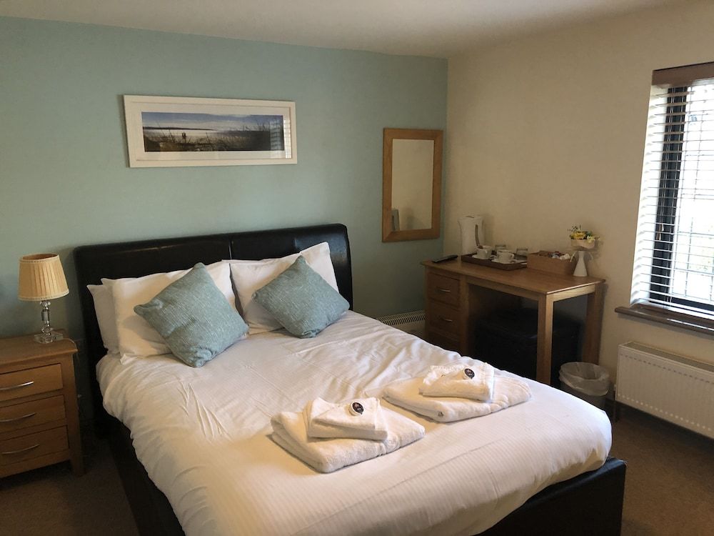 The Elm Tree Inn Classic Double Room 3