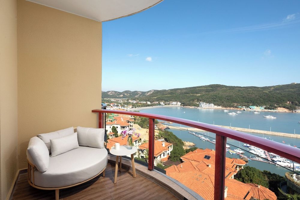 Crowne Plaza Zhoushan Seaview by IHG Standard Room, 2 Twin Beds, Harbor View 5